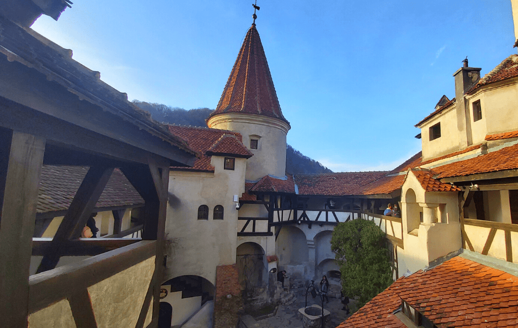 one day trip to Bran Castle