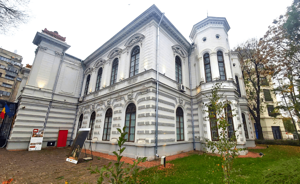 Sutu Palace - Museum of Municipality