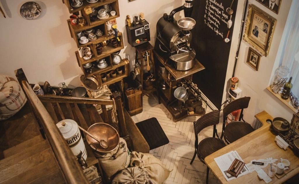 Top 5 Tea Houses in Bucharest - Camera din Fata