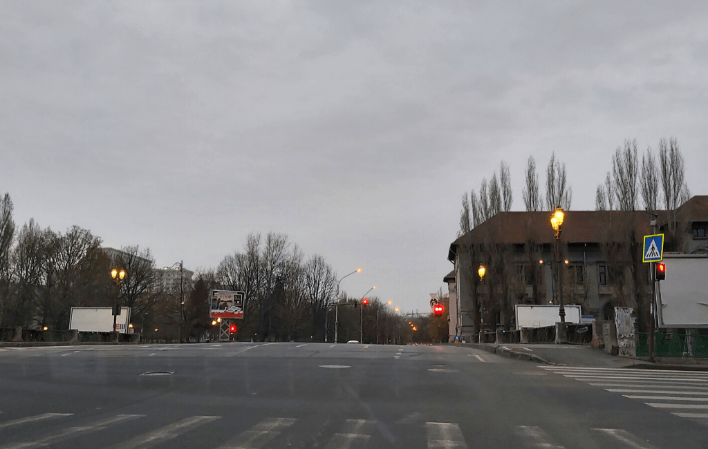 the fascinating deserted streets of Bucharest