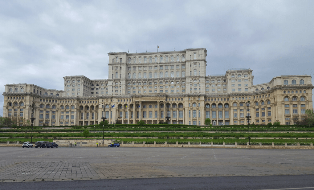 the fascinating deserted streets of Bucharest