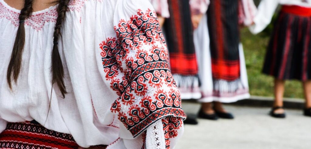 Picture of the Romanian blouse