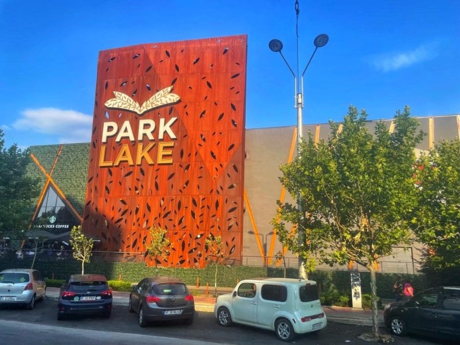 ParKLake Shopping center