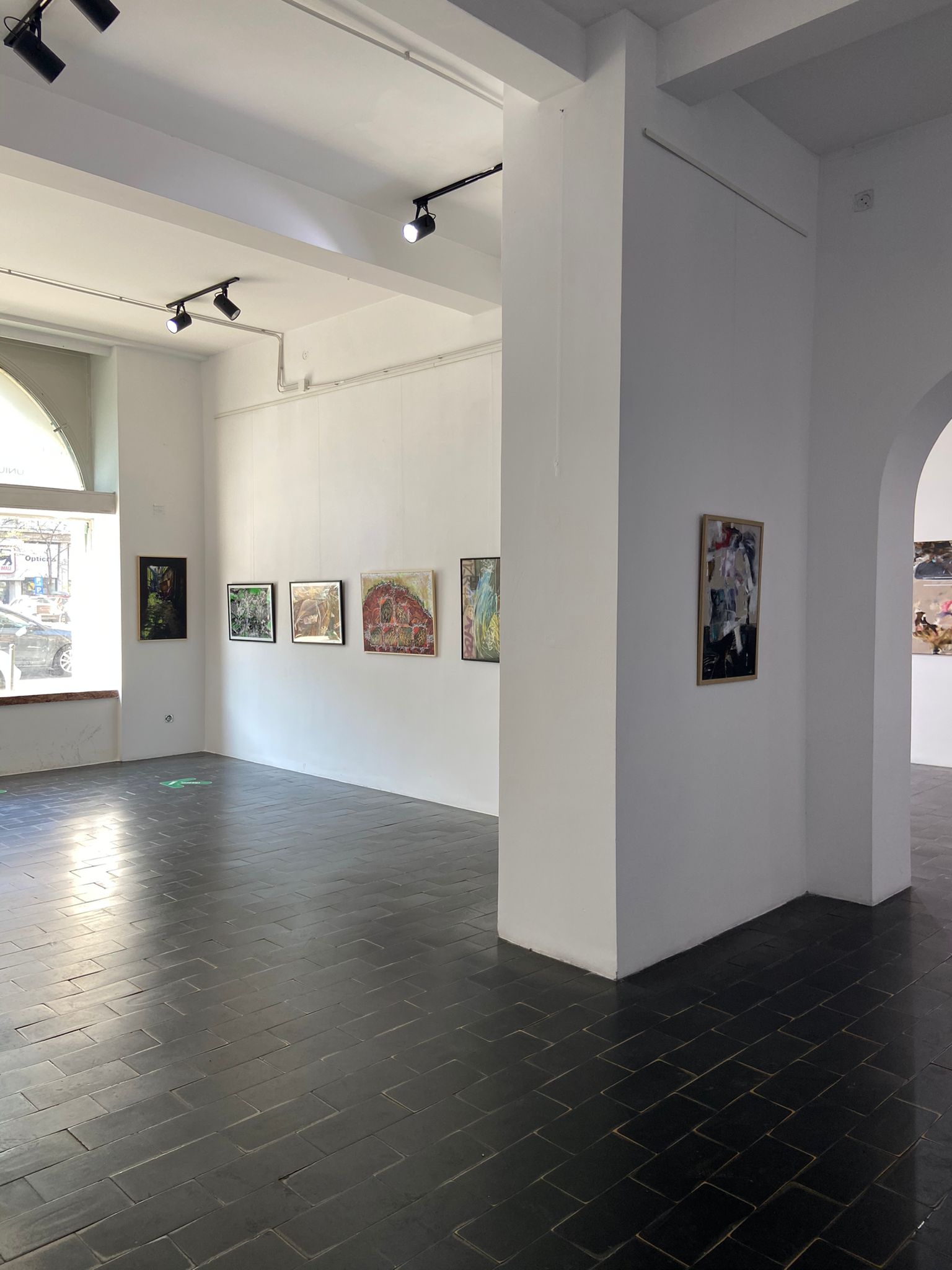 Simeza Art Gallery Room