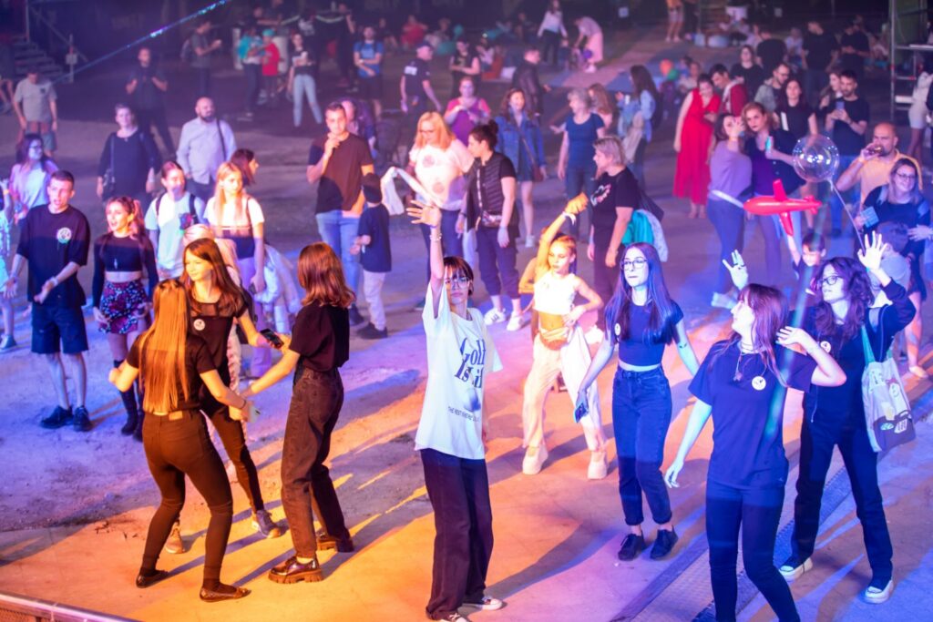 Students dancing during RiseUP Fest in Bucharest