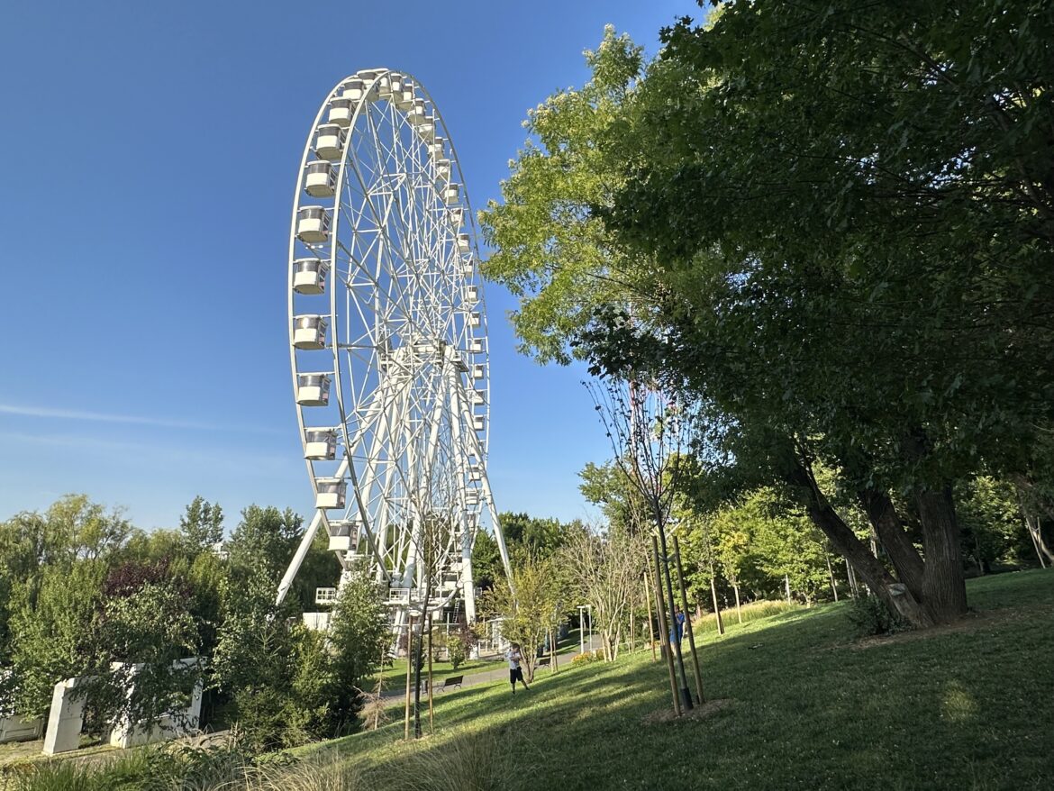 Ferris Wheel in Tei Park