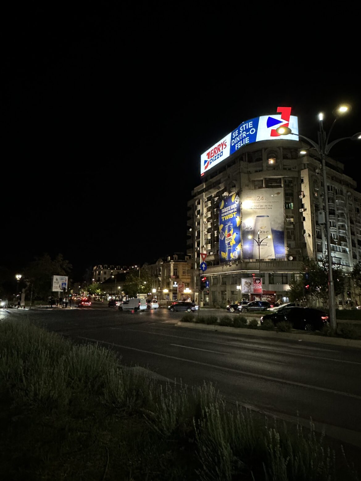 unirii square at night