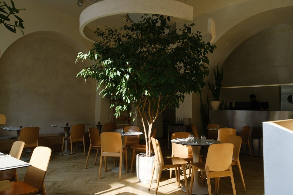 Mom Restaurant