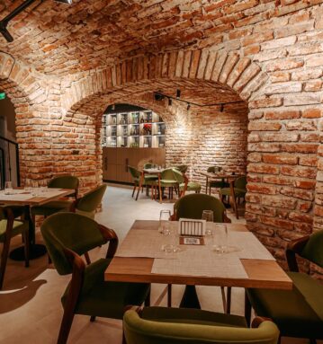 Reina Brasserie