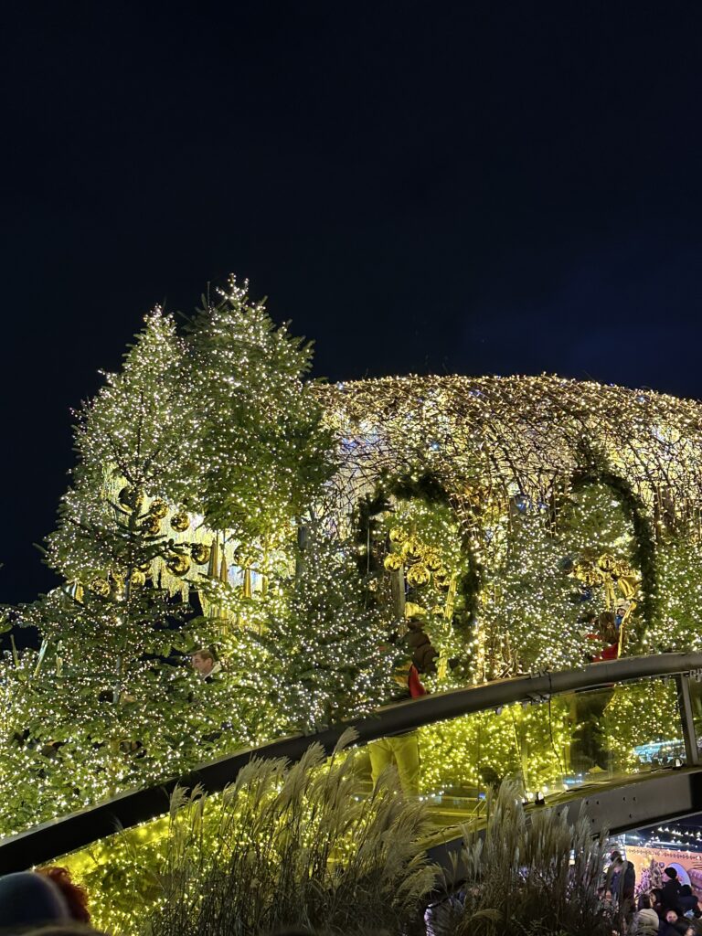 Little Bridge decorated by Iris Flower Shop at West Side Christmas Market