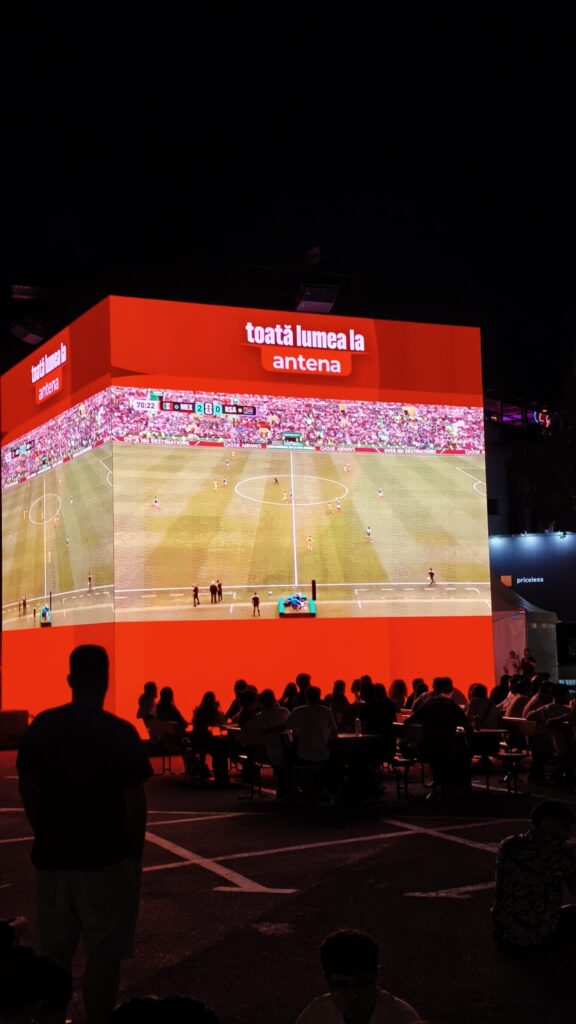 Giant screen for the World Cup