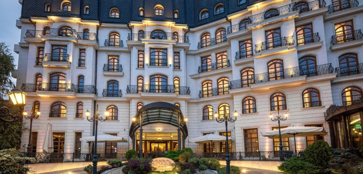 Epoque Hotel